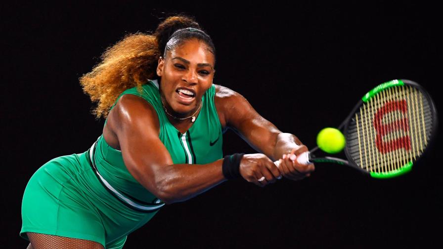 Djokovic y Serena siguen con paso firme en Australia