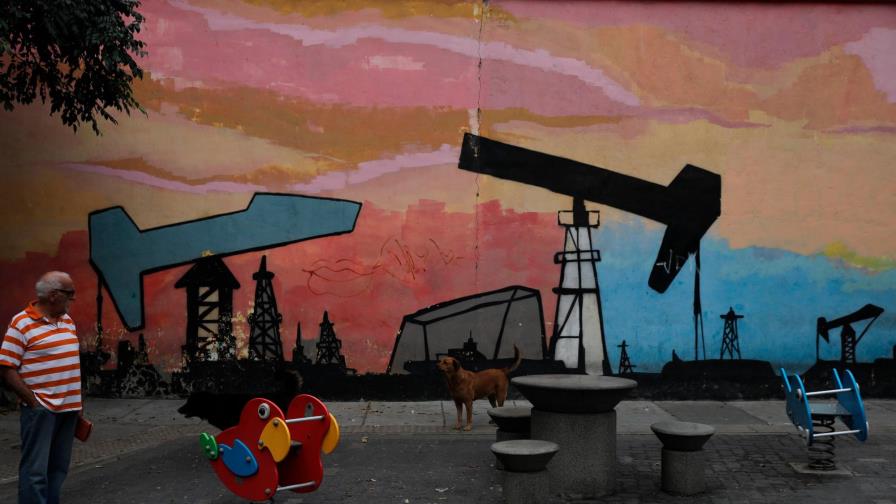 Petróleo de Texas cae un 2.9 % y cierra en US$63.30 el barril