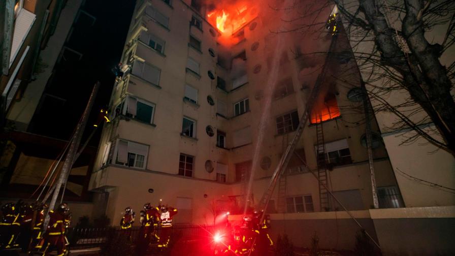 Mujer sospechosa de incendio en París acababa de salir de un psiquiátrico