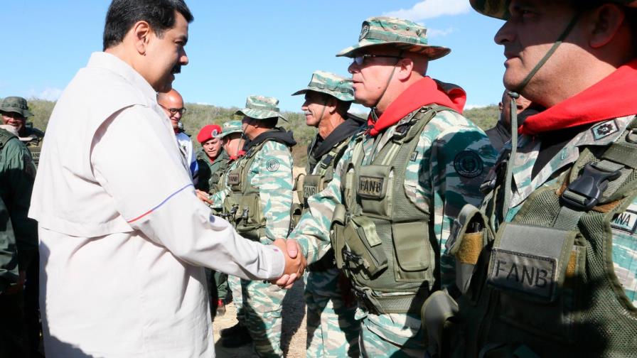 Maduro inicia ejercicios militares con el grito “fuera Trump de Venezuela”