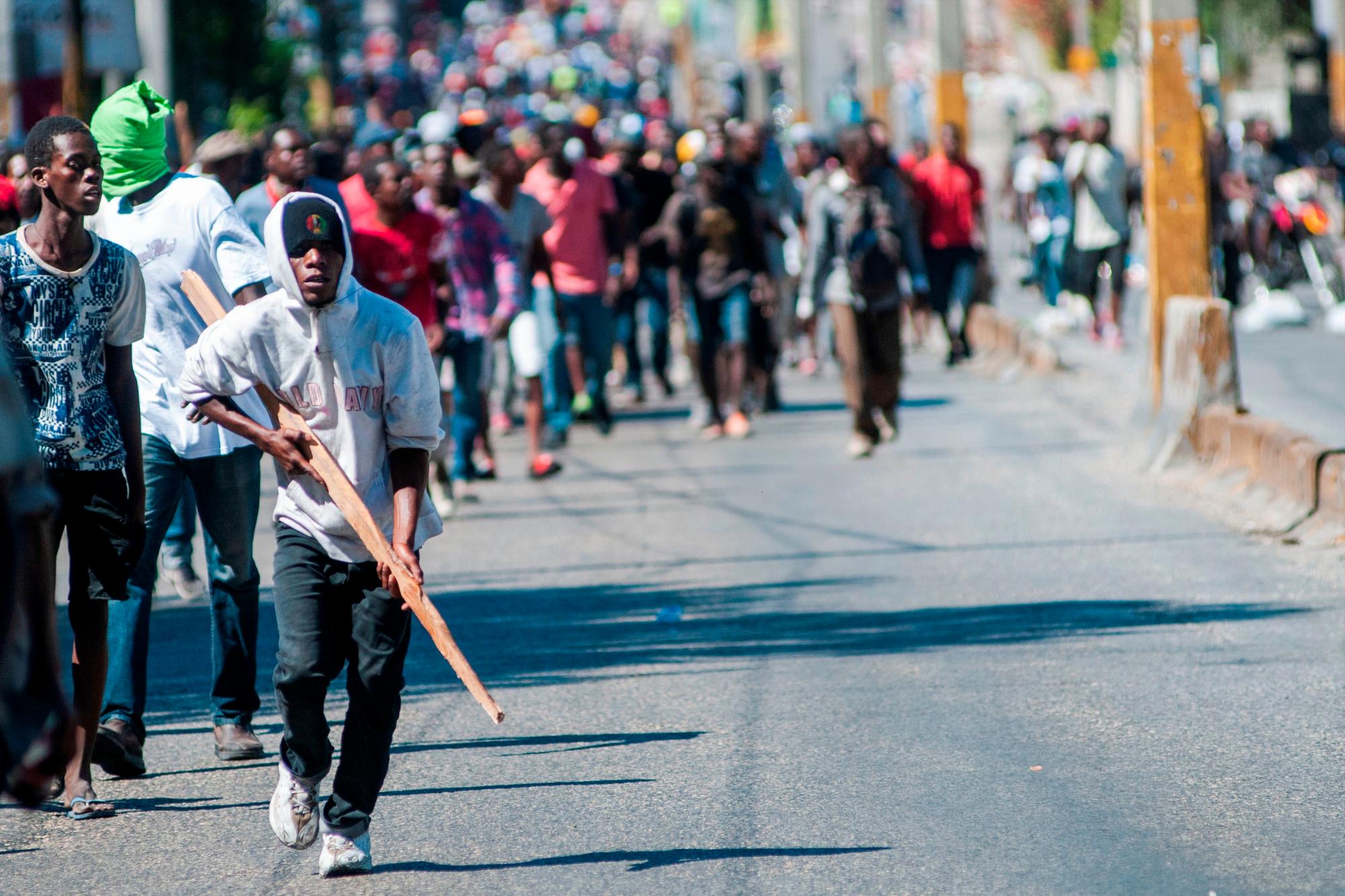  Cientos de manifestantes exigieron la renuncia de Moïse  ayer lunes en Puerto Príncipe (Haití).