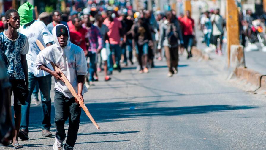 Aumenta la presión sobre el presidente de Haití tras seis días de protestas