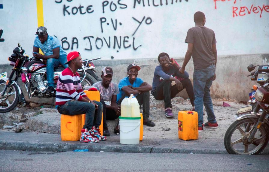 Sigue tensión en Haití pese a llamado a diálogo del presidente Moise
