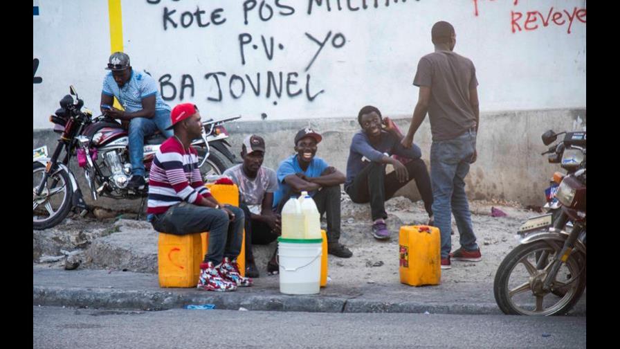 Sigue tensión en Haití pese a llamado a diálogo de Moise