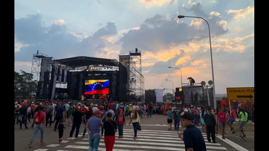 Venezuela cierra de forma “total” la frontera con Colombia 