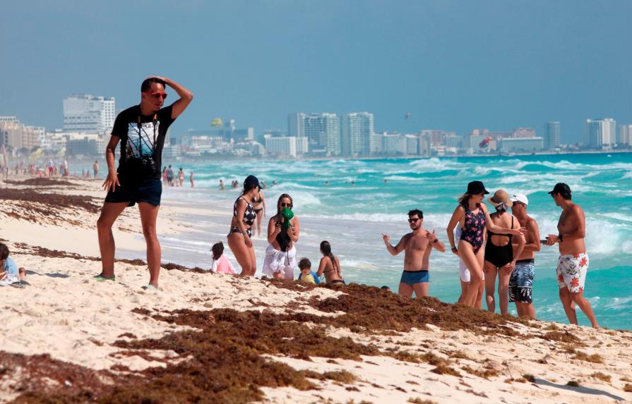 La plaga del sargazo marca un repunte en las playas del Caribe mexicano