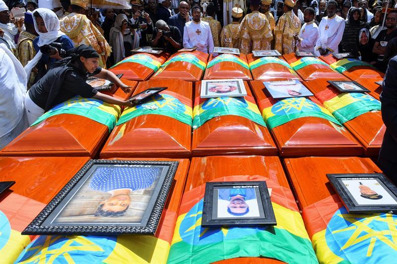 Multitudinario funeral en Etiopía por el accidente aéreo del domingo pasado