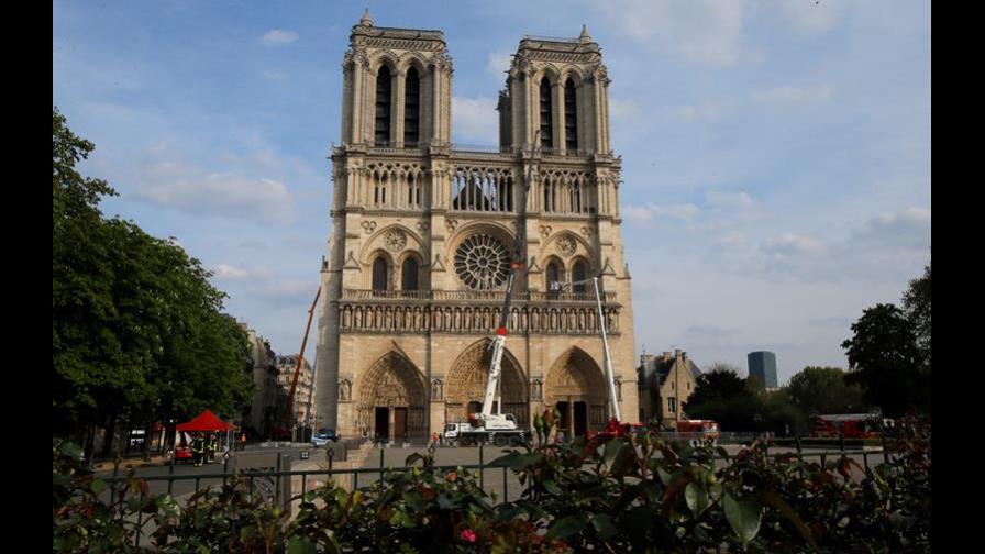 Un corto circuito, surge como causa probable del incendio en Notre Dame
