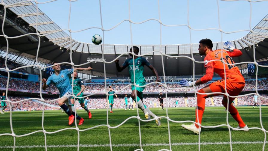 Manchester City se venga del Tottenham y recupera el liderato