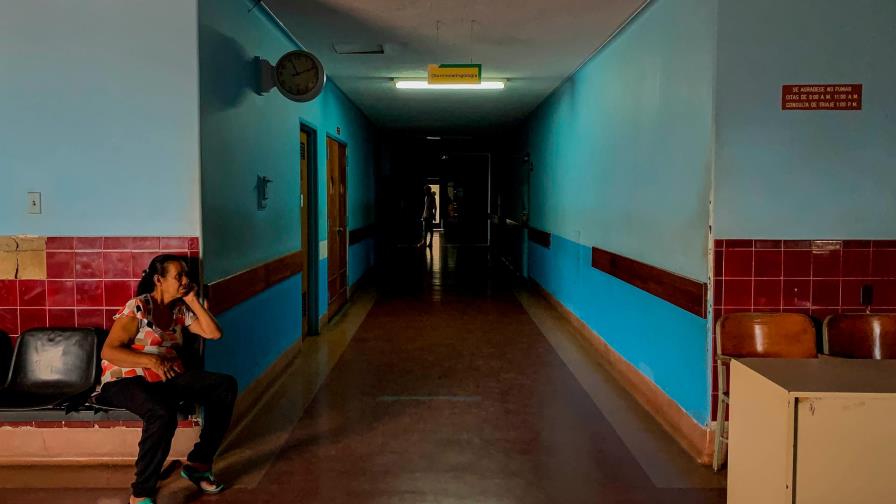 Falta de medicinas y éxodo de médicos devasta hospitales Venezuela, según experto 