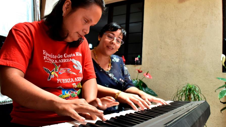 La mexicana ciega y con síndrome de Down que se convirtió en pianista La mexicana ciega y con síndrome de Down que se convirtió en pianista
