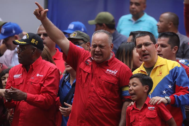 Cabello llama a chavistas a palacio presidencial para “defender” revolución