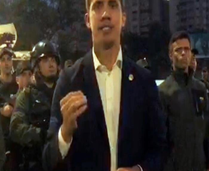 Guaidó llama a tomar las calles de Venezuela; Leopoldo: “Este es el momento”