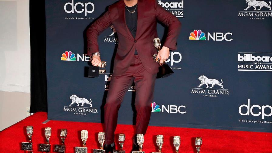 Drake triunfa en los premios Billboard Music Awards con 12 galardones
