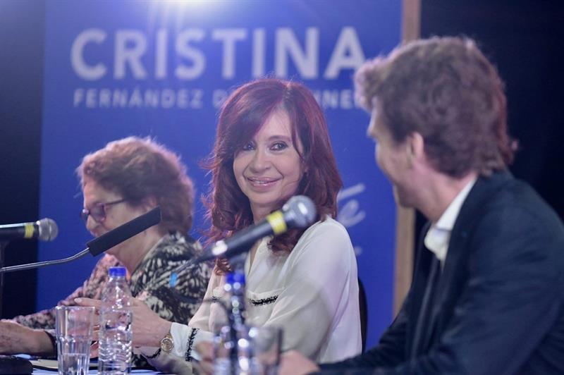 Cristina Fernández presenta su libro como un “debate” en momentos “difíciles”