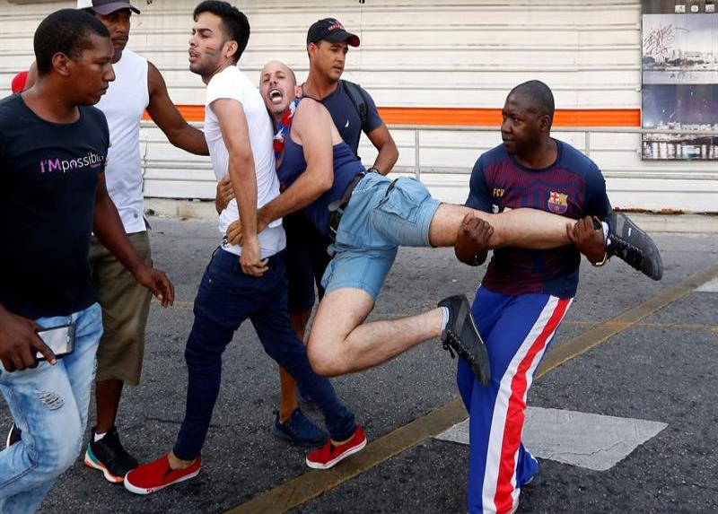 Una inédita marcha ilegal LGTBI en La Habana acaba en choques y detenciones