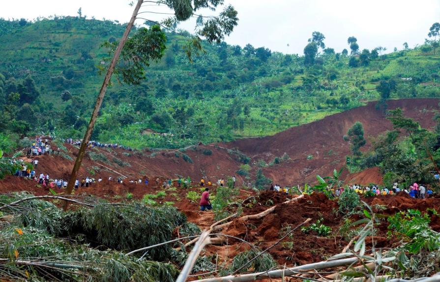 Deslizamiento de tierra en Uganda deja saldo preliminar de cinco muertos