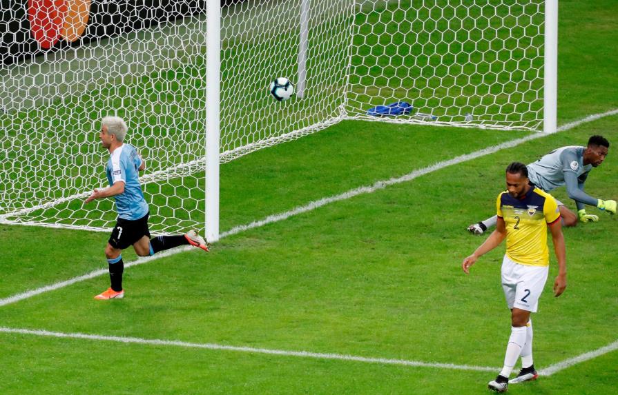 Uruguay da espectáculo con goleada de 4-0 sobre Ecuador