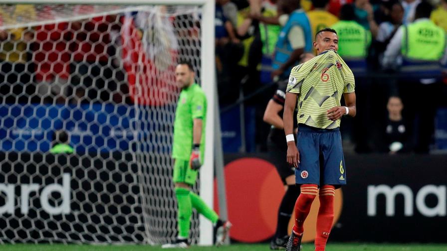 La esposa del colombiano que falló penal en Copa América denuncia amenazas de muerte La esposa del colombiano que falló penal en Copa América denuncia amenazas de muerte