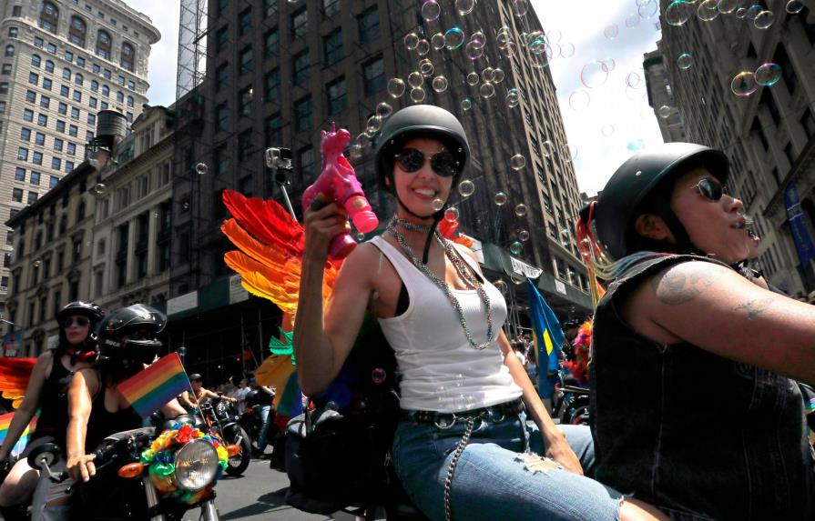 El desfile del WorldPride inunda de fiesta y color las calles de Nueva York