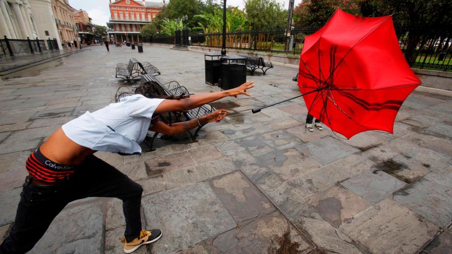 Luisiana enfrenta ya los vientos de Barry que está a punto de ser huracán