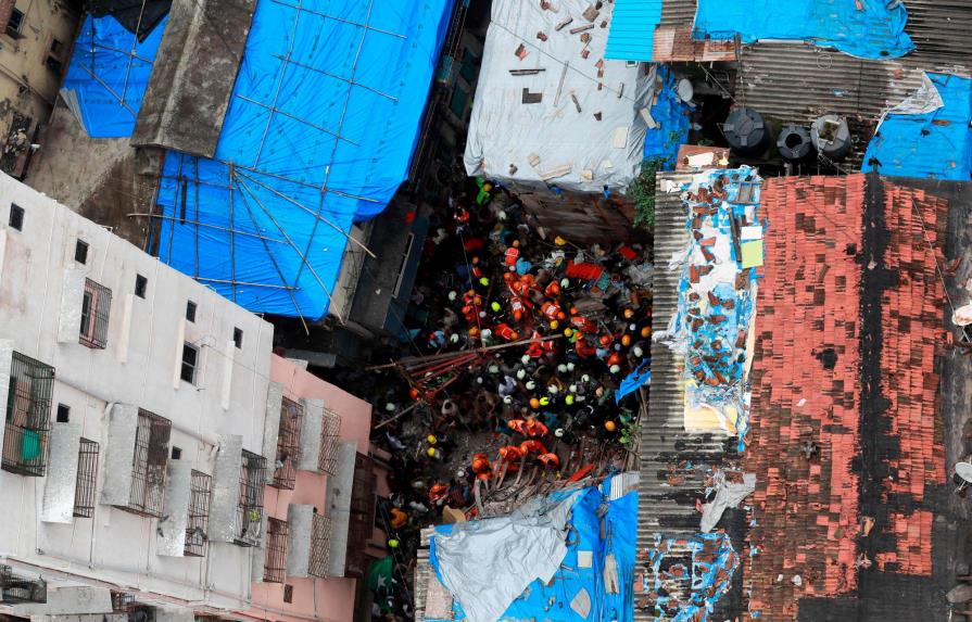 Entre 40 y 50 personas atrapadas en el derrumbe de un edificio en Bombay