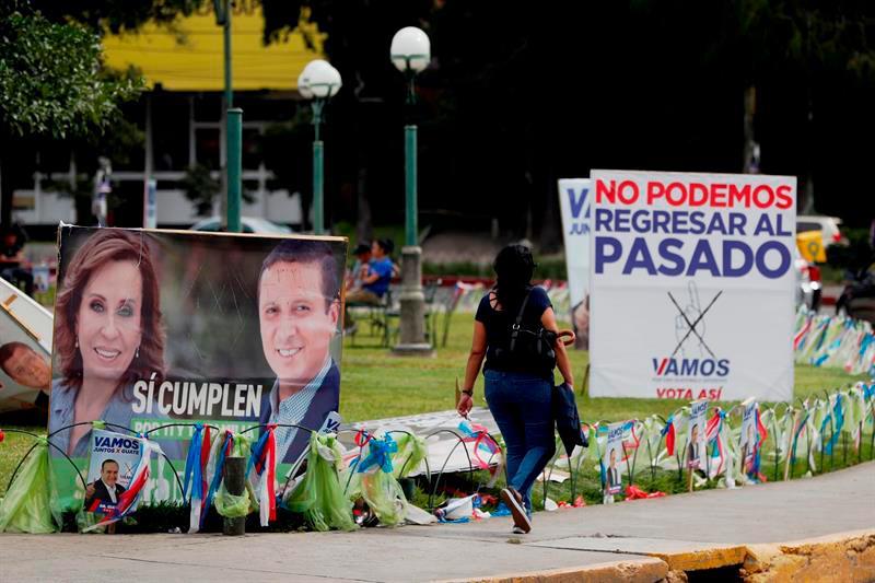 Abren los colegios electorales de Guatemala para elegir al futuro presidente