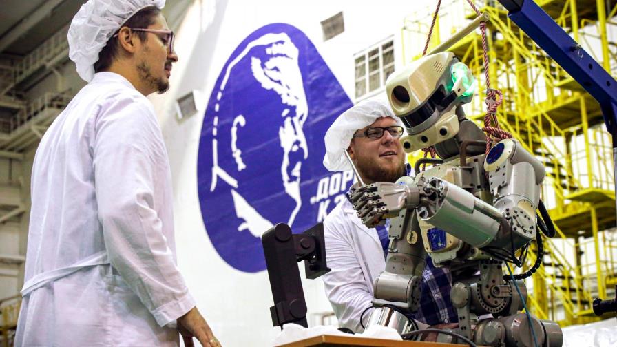 La nave con robot humanoide ruso no logra acoplarse a estación espacial La nave con robot humanoide ruso no logra acoplarse a estación espacial