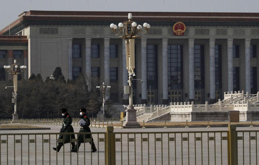 China aplaza una importante cita política por brote vírico
