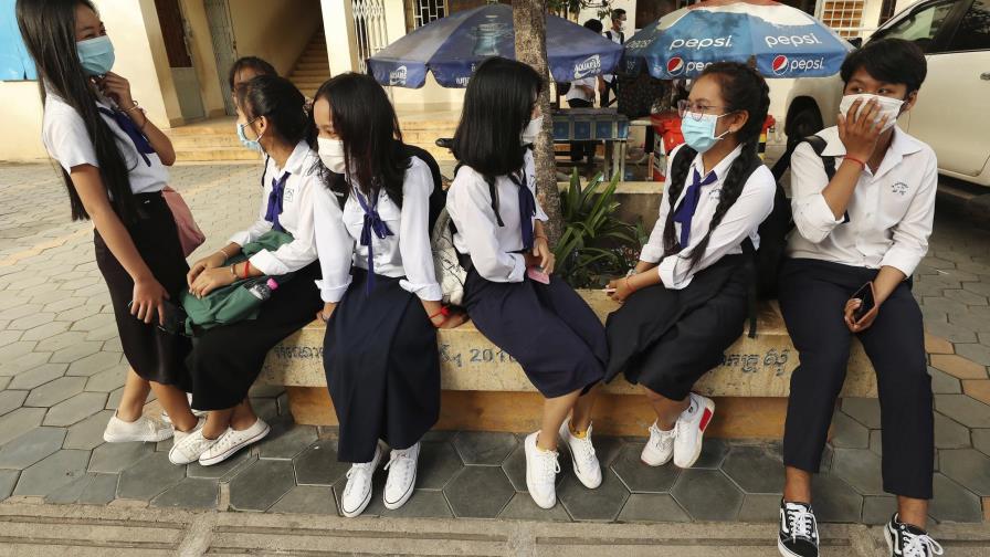 Reabren las escuelas en Camboya, aunque con restricciones