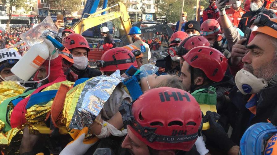 Turquía hace últimas búsquedas tras sismo, suben los muertos