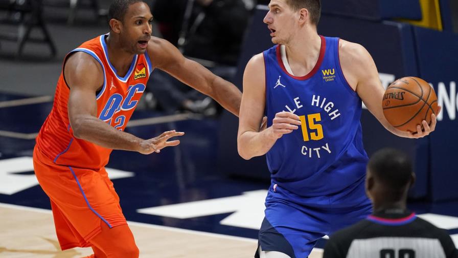 Jokic ayuda a Nuggets, en remontada frente a Thunder