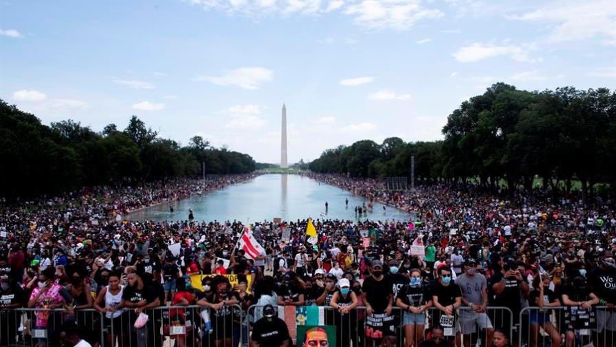 Miles se manifiestan en Washington en aniversario de discurso de Luther King