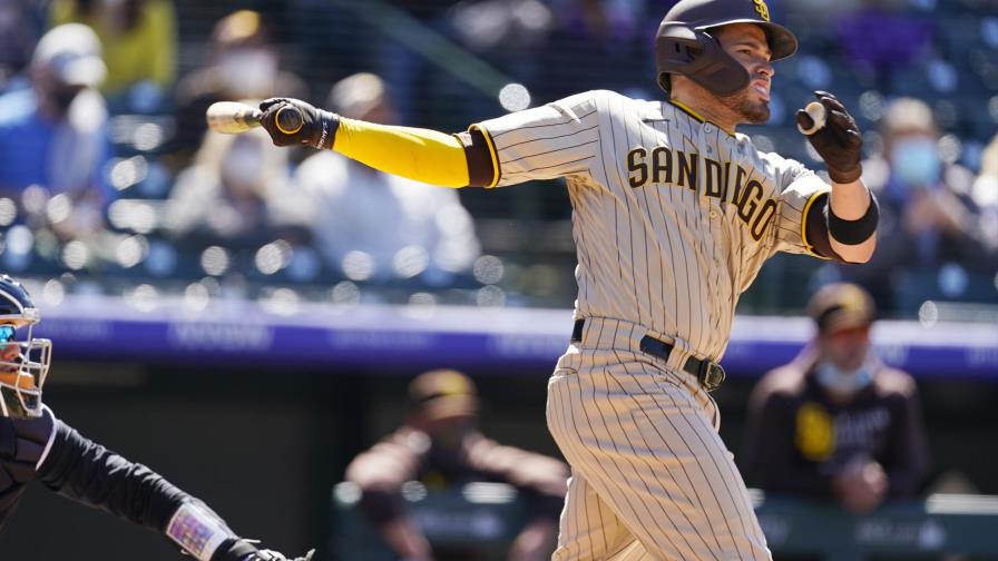 Rockies dividen doble juego con Padres diezmados por COVID