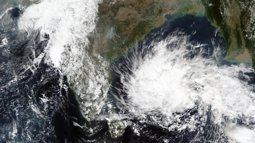 India se prepara para tormenta tropical en Bahía de Bengala