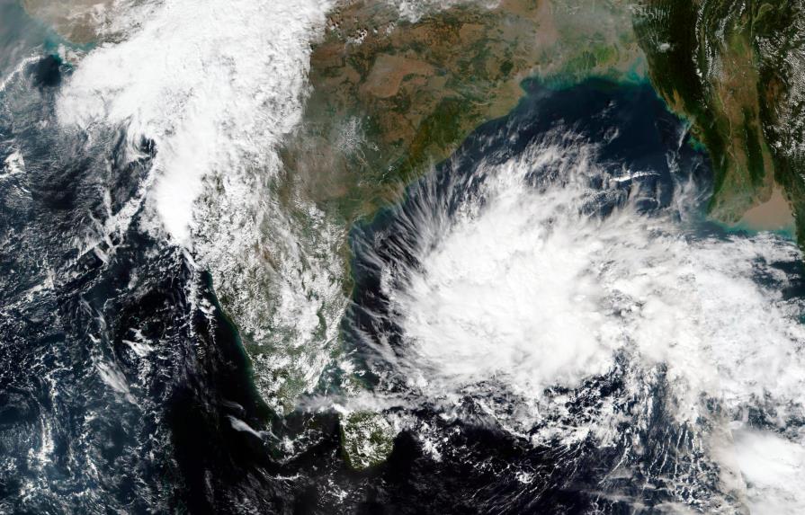 Tormenta se debilita tras lluvias y evacuaciones en India