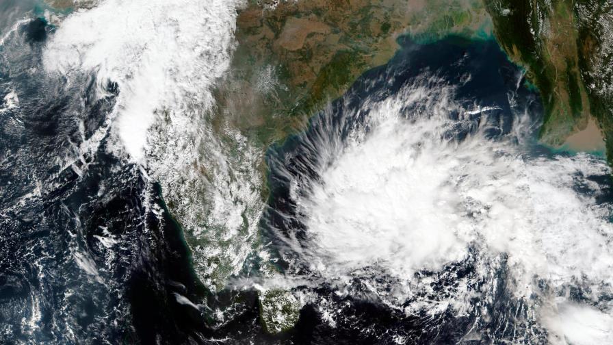 Tormenta se debilita tras lluvias y evacuaciones en India
