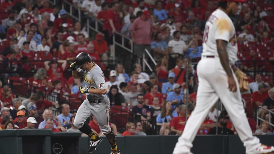 Piratas cortan racha de 9 derrotas con Cardenales, ganan 8-2