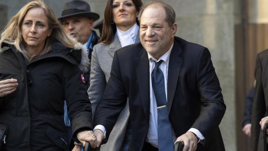 Abogados de Weinstein piden piedad tras su “histórica” caída