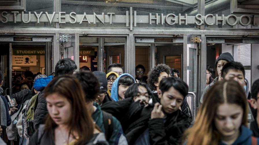 Nueva York: Escuelas reabrirán con clases híbridas