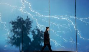 Coronavirus: Escuelas siguen cerradas; Louvre vuelve a abrir