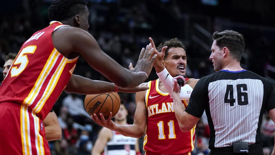 Multan a Young con 15.000 dólares por contacto con árbitro