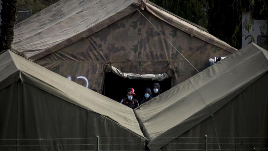 Migrantes que llegan a Canarias irán a barracones y hoteles Migrantes que llegan a Canarias irán a barracones y hoteles