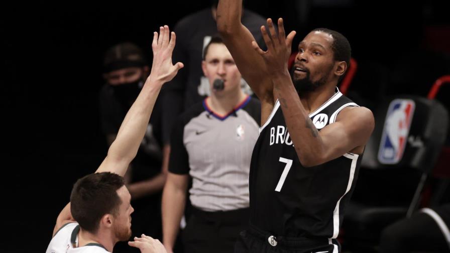 Harden y Durant las estrellas en el triunfo de los Nets