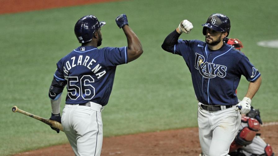 Lowe y Meadows aportan jonrones a triunfo de Rays