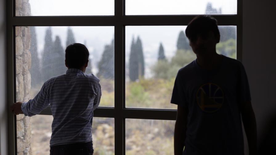 Grecia abolirá detenciones de niños migrantes