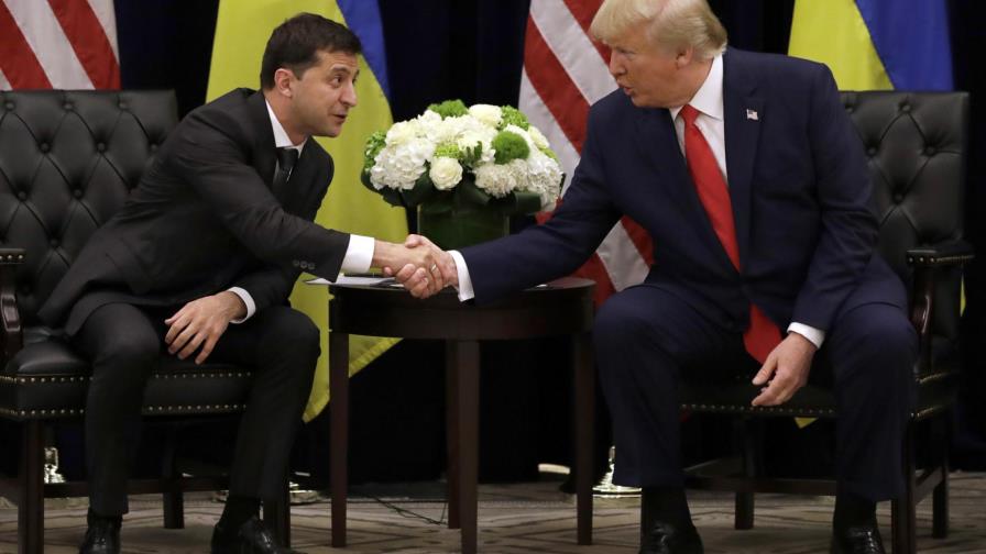 Exclusiva AP: EEUU sabía que Zelenskiy se sintió presionado