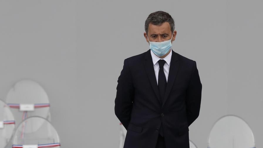 Francia: Macron defiende a funcionario señalado de violación