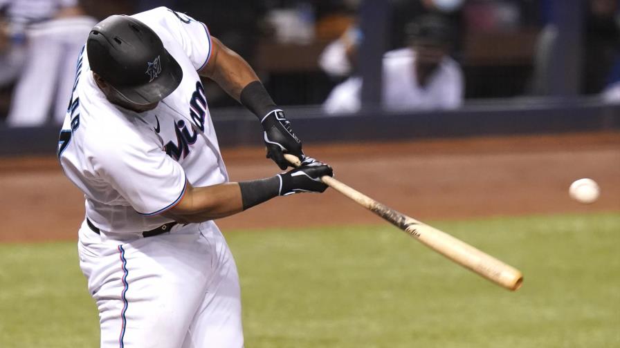 Aguilar enciende ataque en la 8va; Marlins se imponen