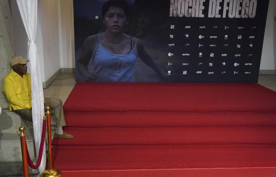 Huezo encuentra en la ficción un vehículo para la verdad